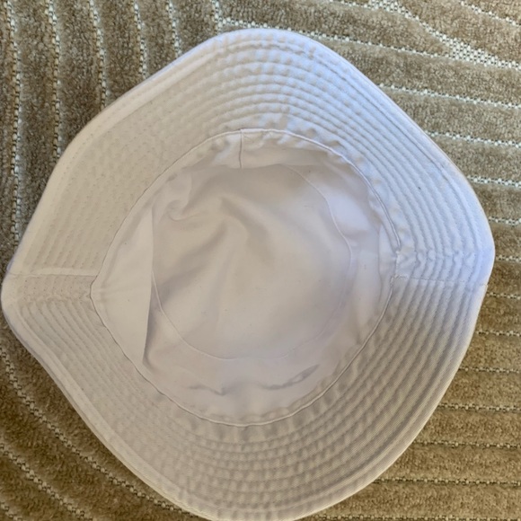 White Bucket Hat - Champion - Picture 3 of 3